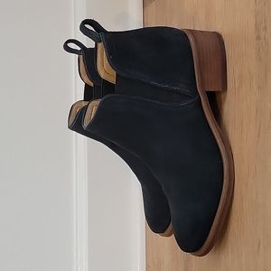 Lucky Pogan navy suede booties